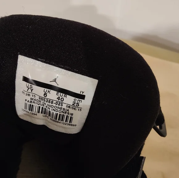 Air Jordans 8 Retro - Picture 3 of 6